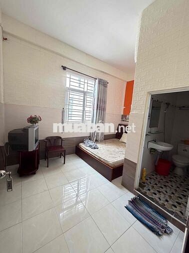 Nhà nghỉ 12 phòng KDC Gần Bệnh viện Hoàn Mỹ