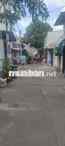Phòng trọ 16m2 có gác lửng,đường Nguyễn Văn Quá gần nh Đông Phương