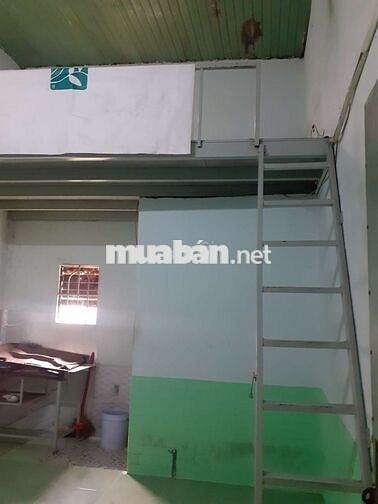 Phòng trọ 16m2 có gác lửng,đường Nguyễn Văn Quá gần nh Đông Phương