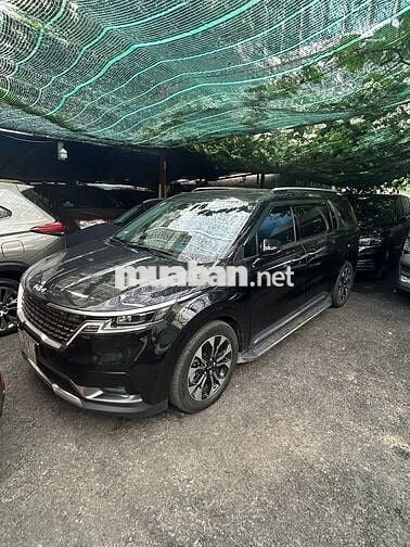 Kia Carnival Signature 2023 55865 km Đen