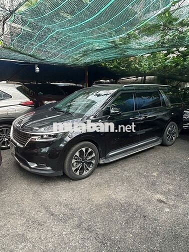 Kia Carnival Signature 2023 55865 km Đen