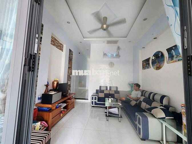 NHÀ GẦN CHỢ THỦ ĐỨC, 1TRỆT 1LỬNG 4X19M 3PN FULL NỘI THẤT, Ở GIA ĐÌNH