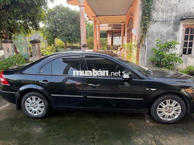 Ford Mondeo 2004 Đen ghế da 5 chỗ