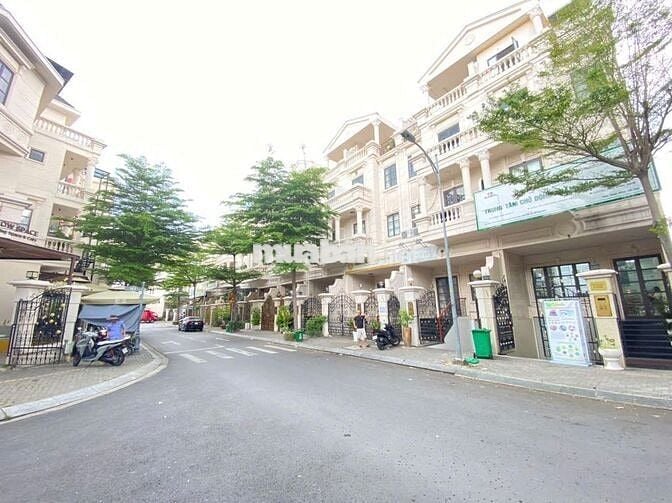 NGUYÊN LẦU VĂN PHÒNG CITYLAND GIÁ 12TR - CÓ THANG MÁY