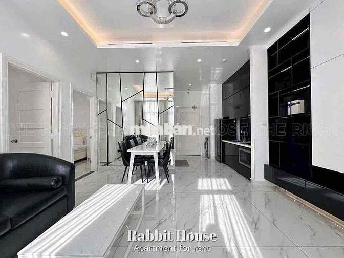 CĂN HỘ 2PN 80M2 - DỌN DẸP PHÒNG_BẢO VỆ LỄ TÂN_THANG MÁY ĐẦY ĐỦ_NGAY Q1
