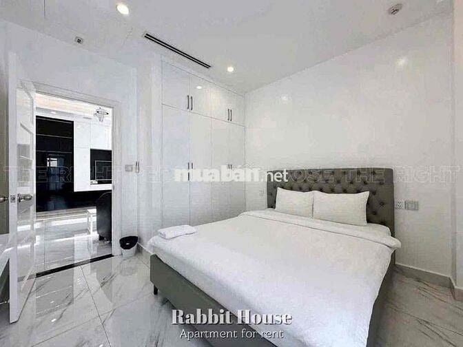 CĂN HỘ 2PN 80M2 - DỌN DẸP PHÒNG_BẢO VỆ LỄ TÂN_THANG MÁY ĐẦY ĐỦ_NGAY Q1