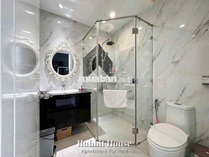 CĂN HỘ 2PN 80M2 - DỌN DẸP PHÒNG_BẢO VỆ LỄ TÂN_THANG MÁY ĐẦY ĐỦ_NGAY Q1