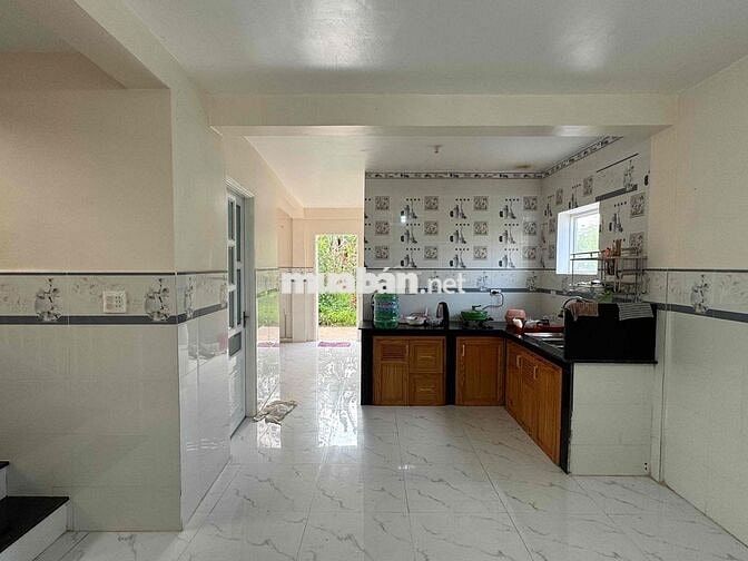 CHO THUÊ NHÀ NGUYÊN CĂN 3PN 3WC RỘNG 278m2 CÁCH QL20 3KM