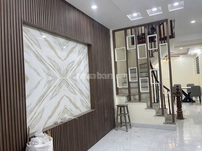 Bán nhà số 27B ngõ 1/62 Bùi Xương Trạch, ô tô qua, KD 36m, 5 tầng