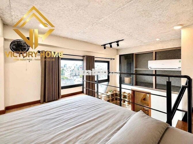 Duplex gác cao đứng được cửa sổ trời siu to