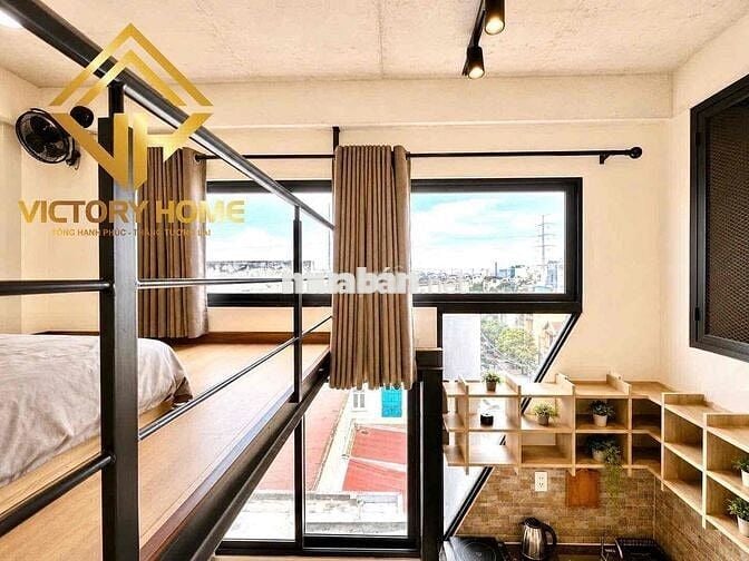 Duplex gác cao đứng được cửa sổ trời siu to