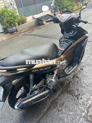 Honda Airblade FI 2013 máy siêu êm ngon. xe đẹp