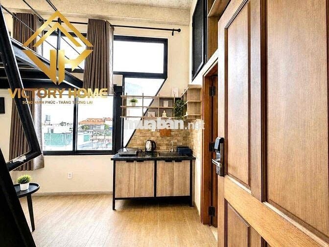 Duplex gác cao đứng được cửa sổ trời siu to