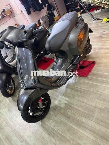 Piaggio Vespa IGET 2018 Xám