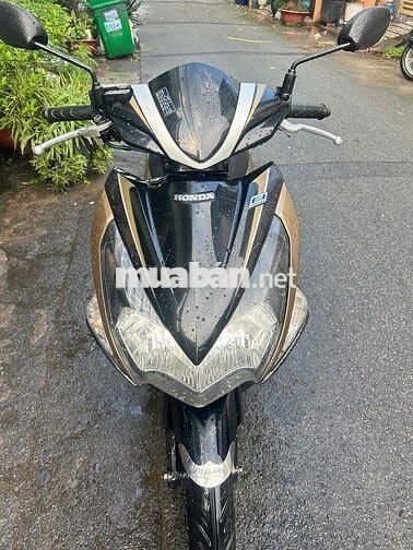 Honda Airblade FI 2013 máy siêu êm ngon. xe đẹp