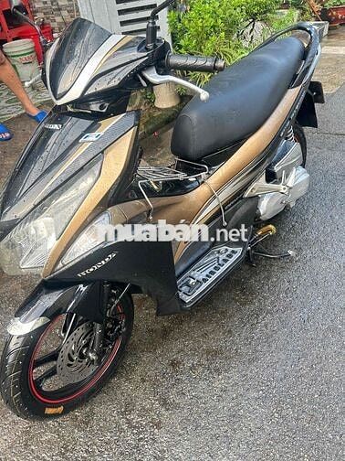 Honda Airblade FI 2013 máy siêu êm ngon. xe đẹp