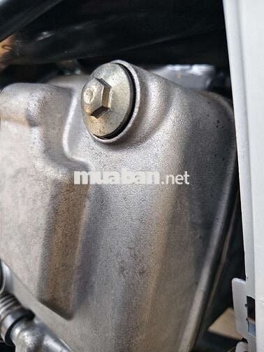 Honda SH Ý Trắng Xăng