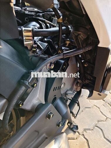 Honda SH Ý Trắng Xăng