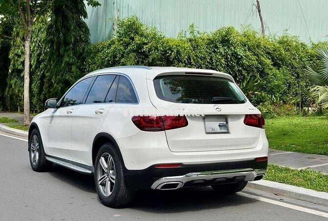 Mercedes-Benz GLC200 model2022 Trắng/đen