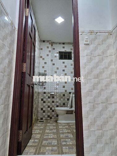 Gia đình cần bán nhà cấp 3 pháp lý đầy đủ trong khu nhà lầu