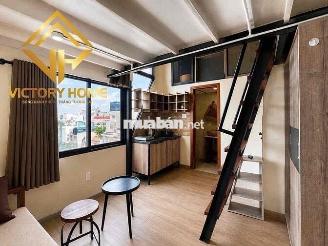 Duplex gác cao đứng được cửa sổ trời siu to