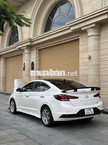 Hyundai Elantra 2020 Trắng Tự động