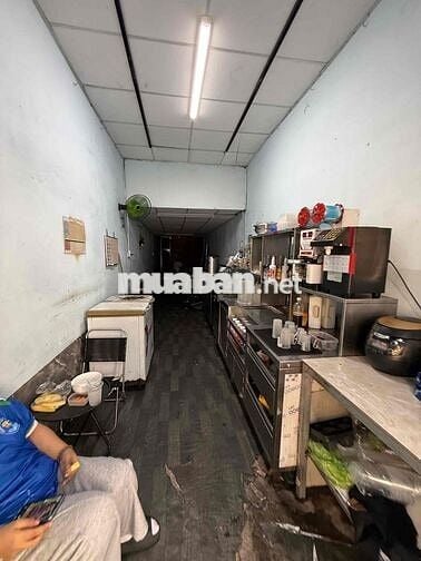 Cho thuê mặt bằng 12tr có chỗ ở lại 3PN