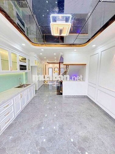 Cho thuê nhà 4 tầng cạnh Vạn Phúc City, 60m2 , HXH, giá 18 triệu 
