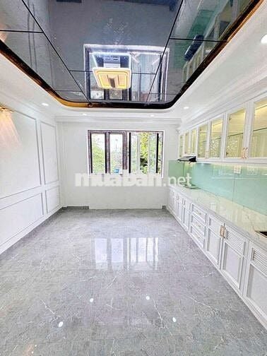 Cho thuê nhà 4 tầng cạnh Vạn Phúc City, 60m2 , HXH, giá 18 triệu 