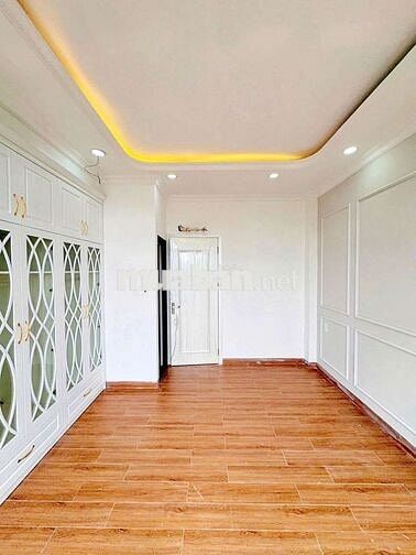 Cho thuê nhà 4 tầng cạnh Vạn Phúc City, 60m2 , HXH, giá 18 triệu 