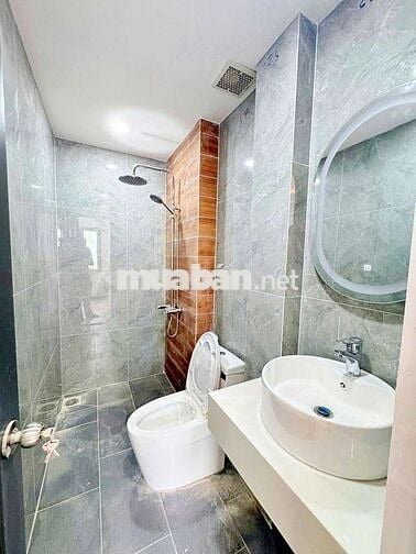 Cho thuê nhà 4 tầng cạnh Vạn Phúc City, 60m2 , HXH, giá 18 triệu 