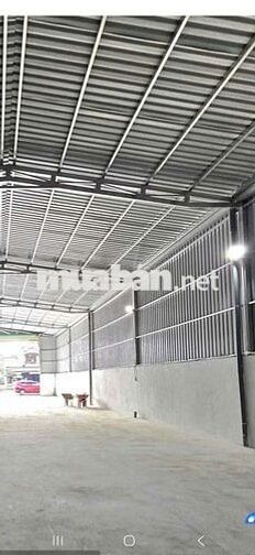 Cần Cho Thuê Xưởng PTCH Q12  DT 550m. giá 50 triệu TL xe công