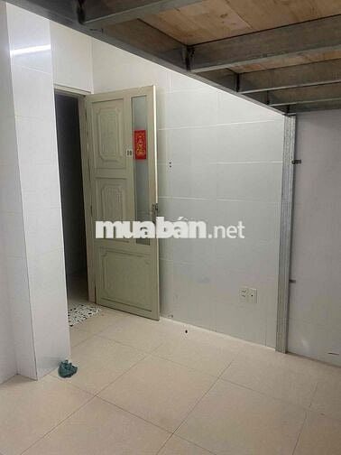 phòng trọ 16m2 có máy lạnh gác lửng đường lý thường kiệt ,Tân bình