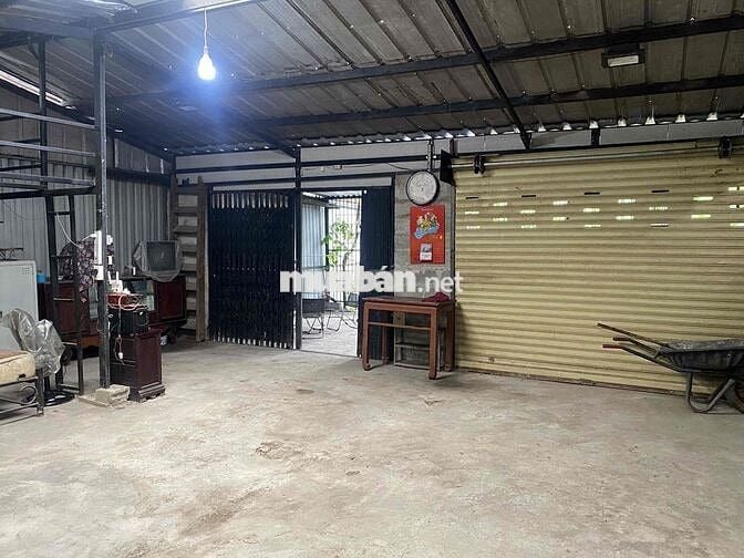 Cho thuê nguyên căn 10m x 35m mặt tiền đường Xóm Hố