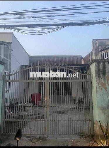 nhà nguyên căn giá rẻ gần trạm y tế hưng long