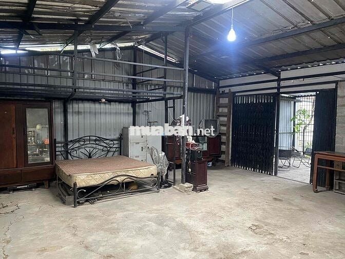 Cho thuê nguyên căn 10m x 35m mặt tiền đường Xóm Hố