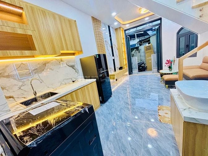Nhà chính chủ mới xây cần bán tại quận 6