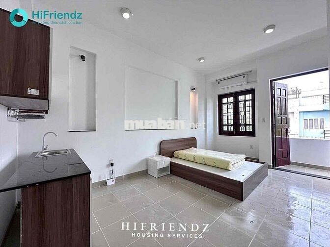 Siêu phẩm Studio ban công Và cửa sổ sáng mới keng , Gần UEH