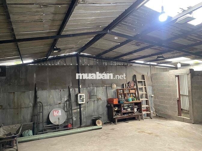 Cho thuê nguyên căn 10m x 35m mặt tiền đường Xóm Hố