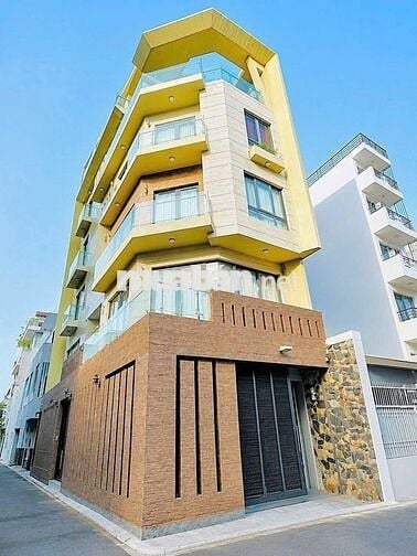 SIÊU PHẨM CĂN GÓC ỐP KÍNH - 176C Đặng Văn Ngữ, P.10, PN - DTSD 400m2