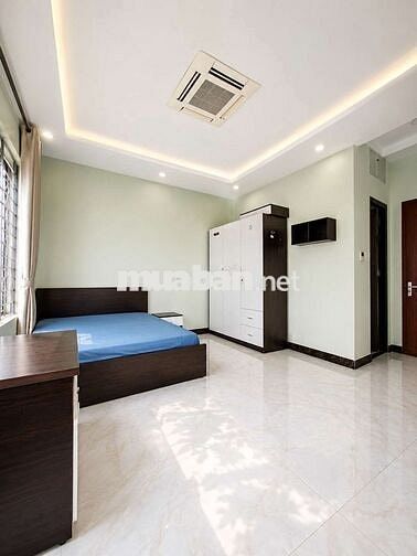 PHÒNG KẾ BÊN TRƯỜNG ĐH VĂN LANG