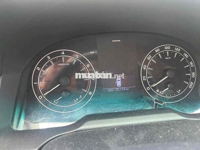 Toyota Innova 2.0E 2018 75.000km Bạc