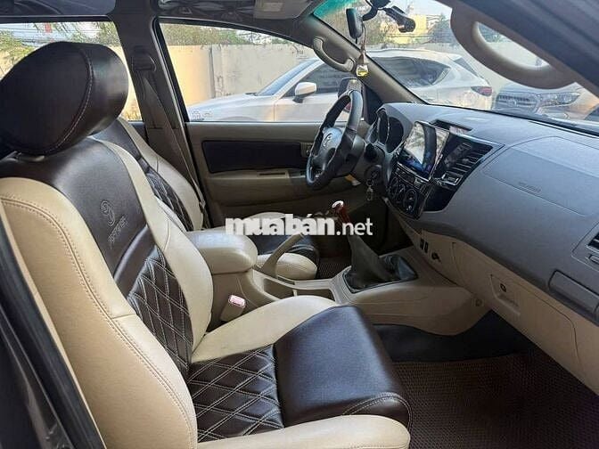 Toyota Fortuner 2009 Số sàn Dầu Xám