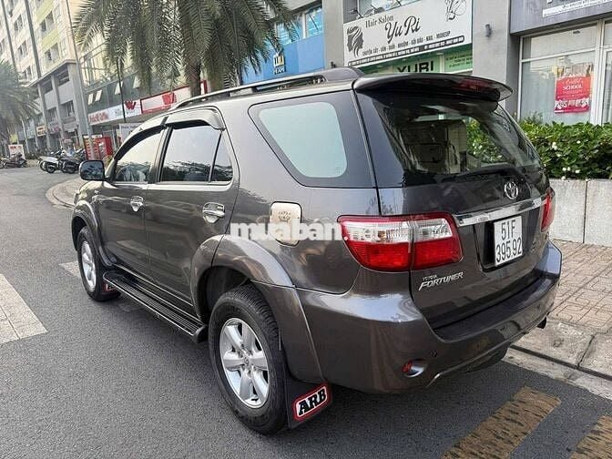 Toyota Fortuner 2009 Số sàn Dầu Xám