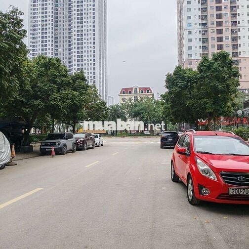 Bán Nhà Phân lô Tô hiệu 50m 5t,ôtô vào nhà,2 mặt ngõ,an sinh tuyệt vời