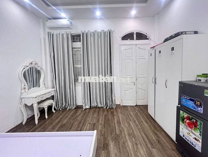 Cho thuê căn hộ dịch vụ có sẵn nội thất tại ngõ 562 đường Láng