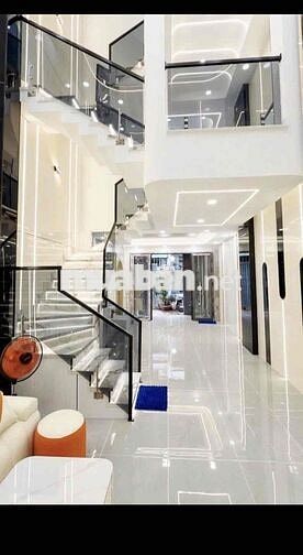 NHÀ ĐẸP 5 TẦNG — GẦN LÊ VĂN QUỚI BÌNH TRỊ ĐÔNG 4M x 10M HƯỚNG ĐÔNG BẮC