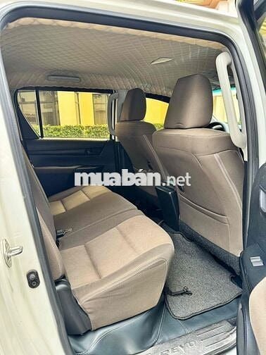 Toyota Hi Lux 2.4 E 2017 Tự động Trắng 70.000km