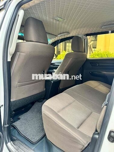 Toyota Hi Lux 2.4 E 2017 Tự động Trắng 70.000km