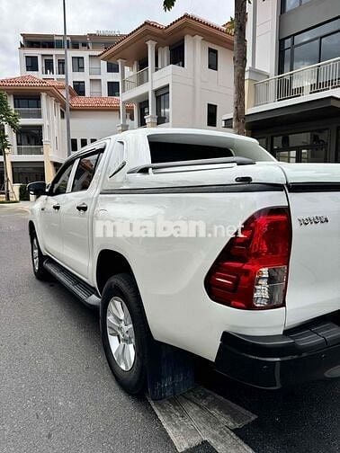 Toyota Hi Lux 2.4 E 2017 Tự động Trắng 70.000km